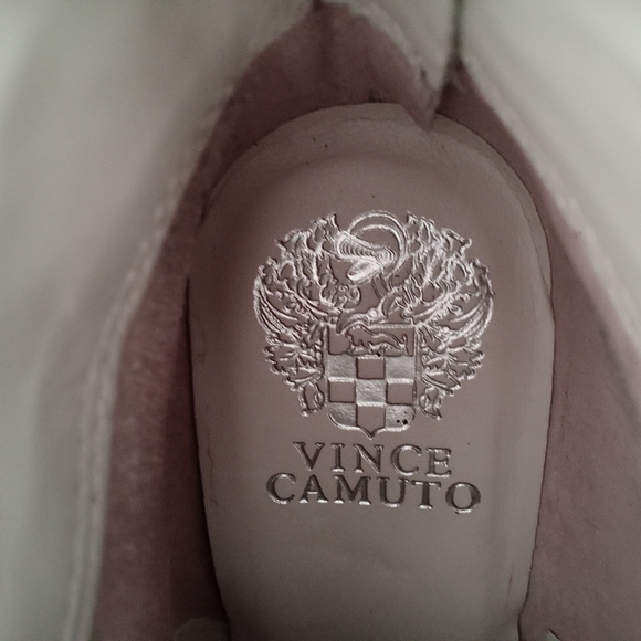 Vince Camuto White and Brown Ankle Booties with Chain Detail - Picture 3 of 5